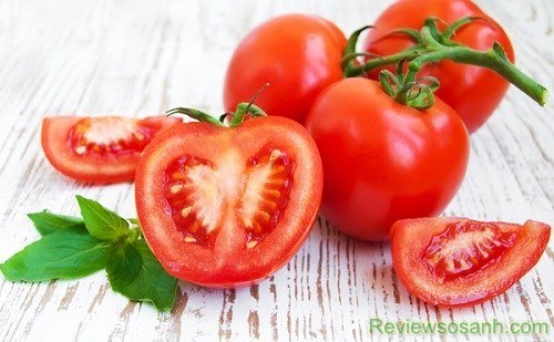 Cách trị tàn nhang bằng cà chua giúp da sáng mịn