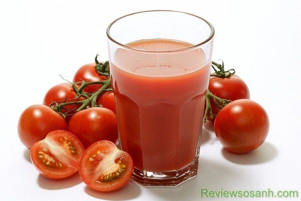 Trị tàn nhang bằng cà chua cũng là phương pháp được nhiều người ưa chuộng 
